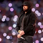 18 ГОДИНИ ЧИСТ: Еминем отбеляза „пълнолетие“ в трезвеността (СНИМКА)