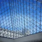 Още 4-ма заключени за зрелищния обир на Лувъра!