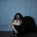 Болно дете живее в къща на ужасите във Варна