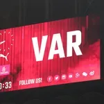 Революционни промени: ВАР вече ще следи за корнери и втори жълти картони