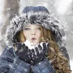 ЗИМАТА СЕ РАЗЛЮТИ: Времето в понеделник носи студ и много сняг