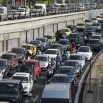 ЗАПОЧВА ГОЛЯМОТО ПЪТУВАНЕ: Близо 200 000 автомобила напускат София!