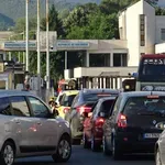 Трафикът преди Коледа: Блокираха „Илинден-Ексохи“ и „Кулата“ (ВИДЕО)