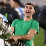 Емилиано Мартинес приключва с Аржентина