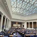 НОВИТЕ 240: Всеки 4 депутат - жена!