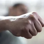 Мъж отвлече 20-годишен свой познат и го спука от бой