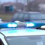 ГАФ С УНИФОРМА: Полицай се блъсна с патрулката в паркирани коли