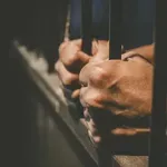 АЛА ФИЛМ НА УЖАСИТЕ: Затвор за баща и син, гаврили се сексуално с малолетна в продължение на години