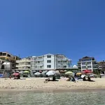 УЖАС! Вълните отново изхвърлиха топчета мазут по Южното Черноморие
