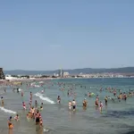 Война във Фейсбук за морето!