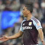 Ключов играч на Астън Вила - аут за дълго