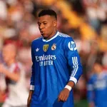 Ще се измъкне ли "белият балет" от хватката на "трите хикса"?