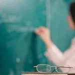 Липсват 1300 учители