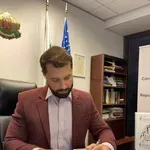 „До Чикаго и назад“ в двуезично издание