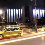 Таксита напират за бус лентите