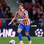 Астън Вила се приближава до халф на Атлетико Мадрид