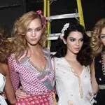 Популярен тренд в социалните мрежи ни връща към модните гафове, които е по-добре да останат в миналото