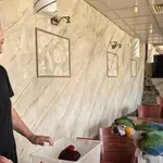 Гласовит папагал си говори с цял квартал