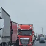 ОБЛЕКЧЕН ТРАФИК: Спират тировете по магистралите „Тракия“, „Хемус“ и „Струма“ на 3 март