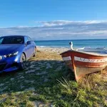 BMW 550e направен да гази магистралата и да навърта километри