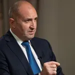 СКАНДАЛ! Радев захапа ДАНС за незаконния град във Варна