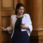 Росица Кирова: Избухнаха! Всичките 28 новоназначени областни управители са на ПП-ДБ