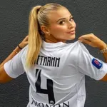 Безпрецедентен скандал: снимали футболистки голи под душа години наред