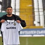 Един контузен аут за Славия