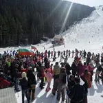 Български знамена и хора в Ски зона Банско за 3 март (СНИМКИ и ВИДЕО)