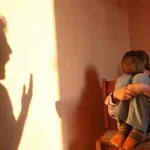 УЖАСЯВАЩО! 13-годишен системно тормозен от баща си, бил връзван за стълб