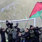 Меле на Рейнжърс и Селтик, след като "детелините" удариха лошо в дома на врага