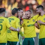 Възможно ли е? Голът на Ивайло Михайлов предложен за "Пушкаш"? (ВИДЕО