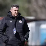 Изпратиха Станислав Генчев с викове "Оставка"!