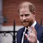 КРАЛСКИ ШОК В КИЕВ: Принц Хари пристигна изненадващо в Украйна! (ВИДЕО)