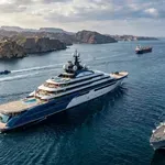 Милиардер на Путин проби иранската блокада на Ормузкия проток с мегаяхта!