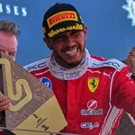 Хамилтън грабна първа победа с Ферари