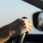 15-годишен подкара колата на майка си, спипаха го без номера