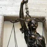 Съдийка обяви изневярата за престъпление