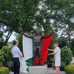 Насар откри паметник на легендарния Милен Добрев