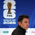 Амир Галеноей коментира, че футболът и политиката не бива да се смесват