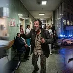 10 ГОДИНИ: Психично болен бездомен мъж тероризира софийска поликлиника