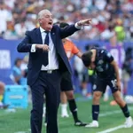 Алфаро превръща пресконференциите в проповеди!