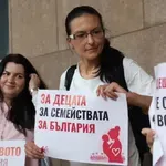 Родители излизат на национален протест с искане за по-високо майчинство