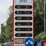 Горивата продължават да поскъпват: Дизелът вече е средно 1,73 евро за литър