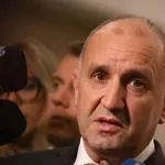 Радев защити решението за бюджетния дефицит: Решаваме проблемите на хората