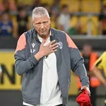 СИЛНО ЗАВРЪЩАНЕ ЗА ЛЮБО ПЕНЕВ, НО БОТЕВ НЕ СЕ ДАДЕ!