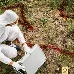 КОШМАР: Откриха труп на жена в куфар в Атина