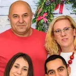 Шампиони отглеждат плантация с дини