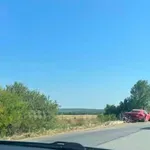 Кола се заби в мантинелата на пътя Варна-Бургас
