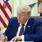 Тръмп подписа два нови указа срещу американско гражданство по рождение